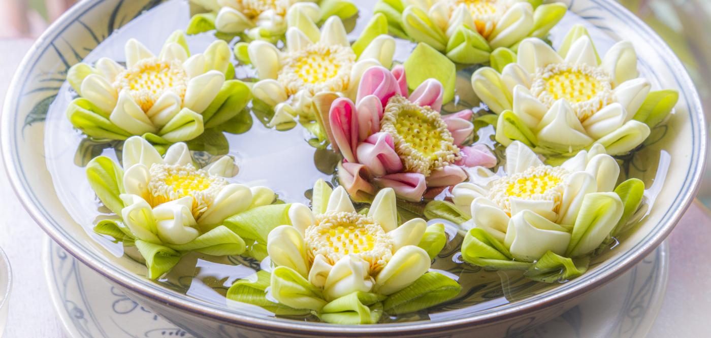 floating flowers on a plate in an oregon coast vacation rental